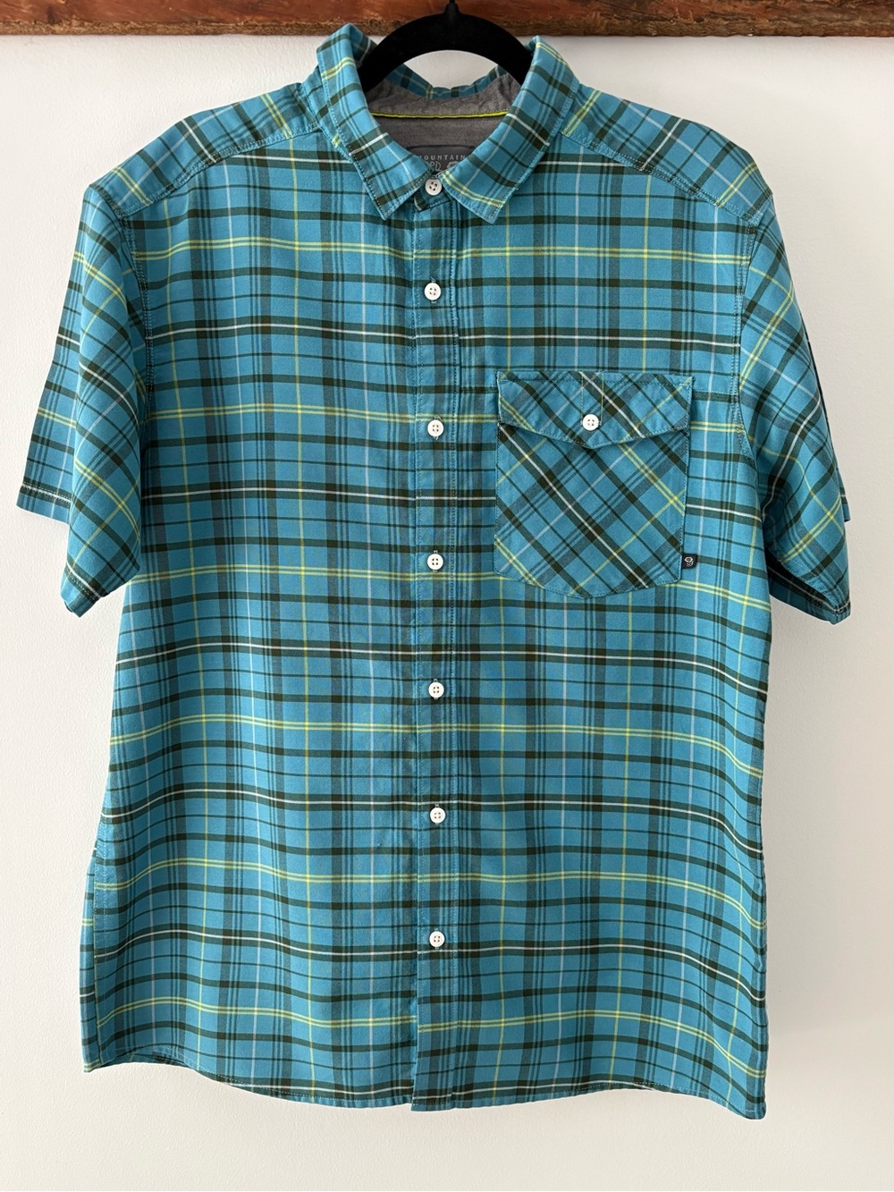 Mountain Hardwear—Blue Plaid Short-Sleeve Button Down Shirt (Large)